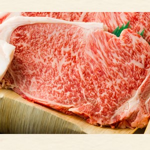 松阪肉ステーキ 100g1,500円 300g×2枚（サーロイン）